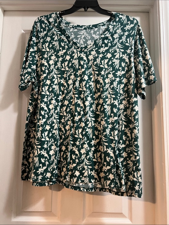 Lane Bryant Tops - Lane Bryant Dark Green Floral V-Neck Short Sleeve Tee